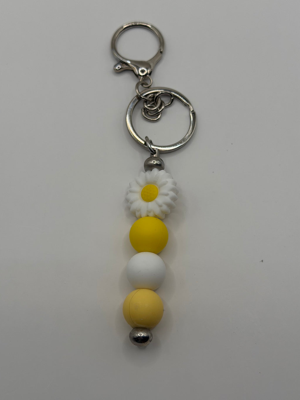 White Daisy Yellow Silicone Beaded Keychain